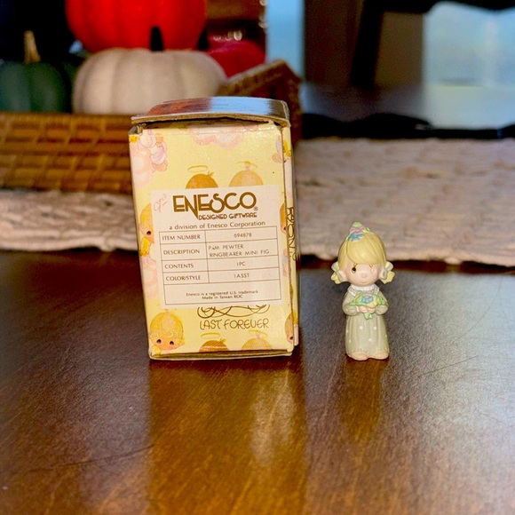 Precious Moments Flower Girl Figure - Picture 1 of 5